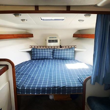 Cozy Private Two Rooms Yacht In Barcelona With Free Parking Sant Adria de Besos Luaran gambar