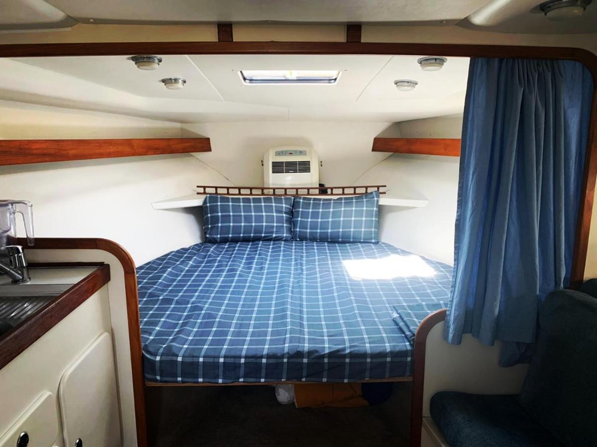 Cozy Private Two Rooms Yacht In Barcelona With Free Parking Sant Adria de Besos Luaran gambar
