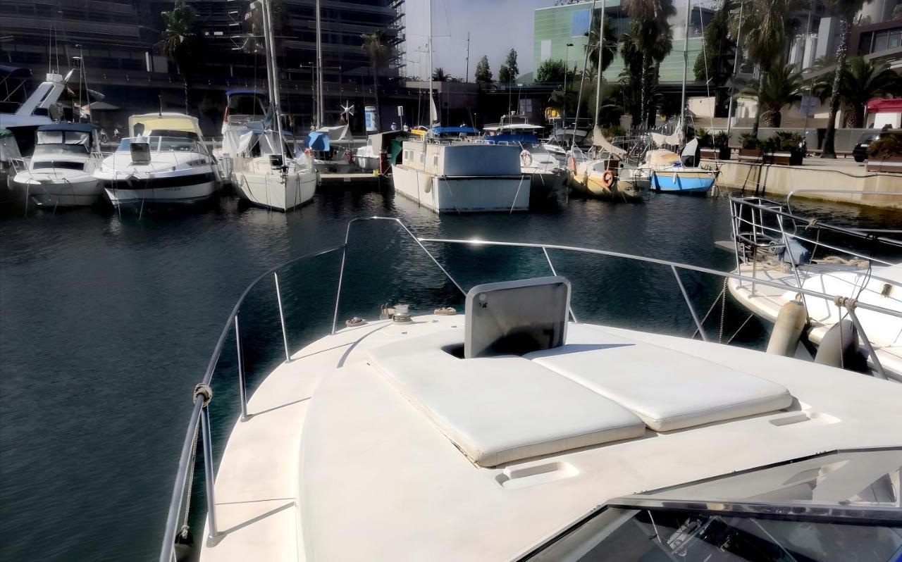 Cozy Private Two Rooms Yacht In Barcelona With Free Parking Sant Adria de Besos Luaran gambar
